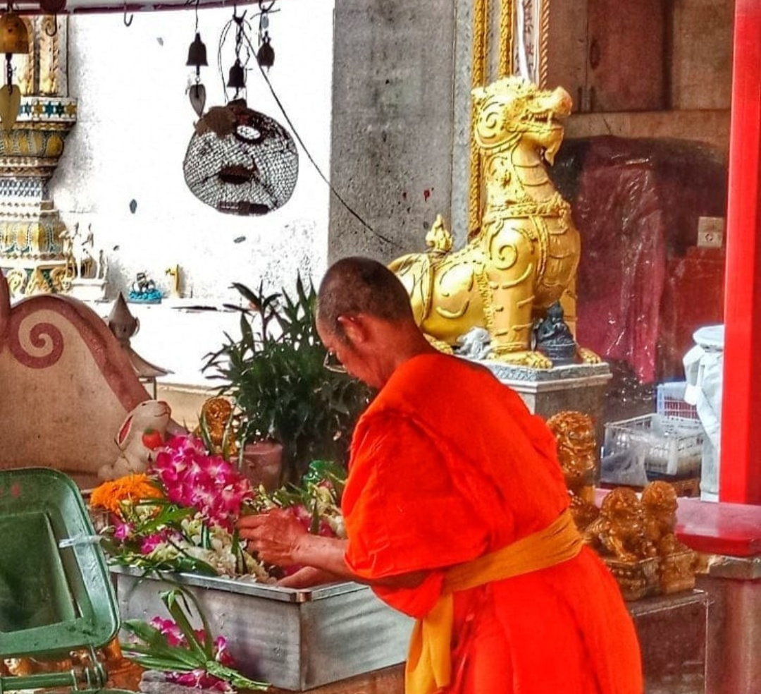 Ancient styles exist in Bangkok backwater khlongs