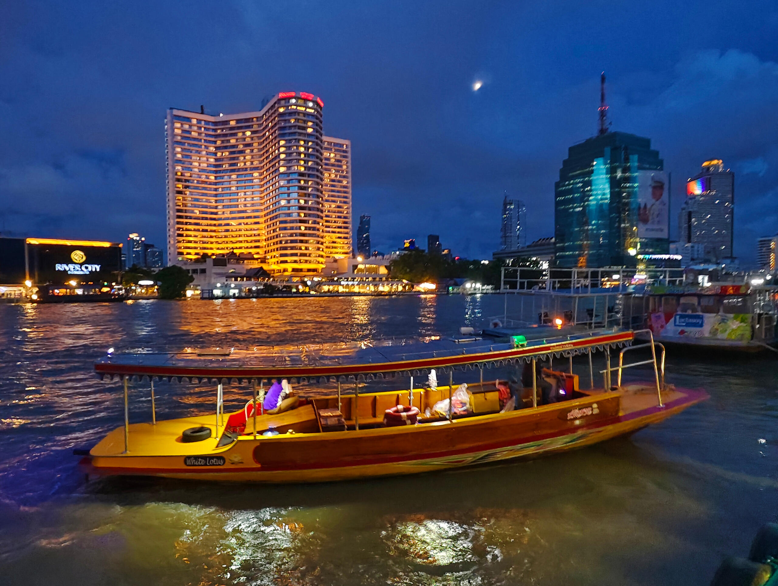 White Lotus Boat Bangkok Magic Moonlight