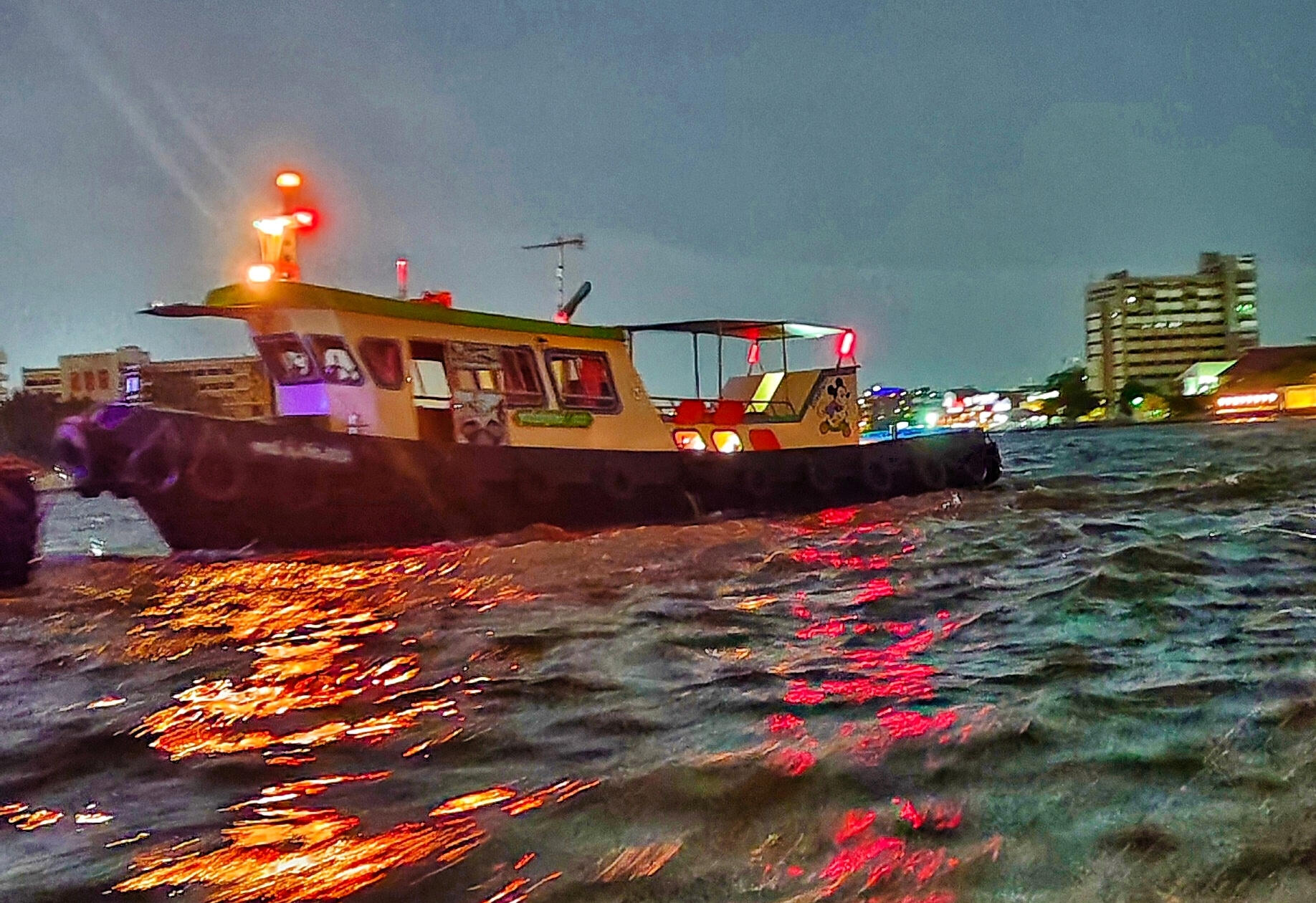 White Lotus Boat Bangkok Magic Moonlight
