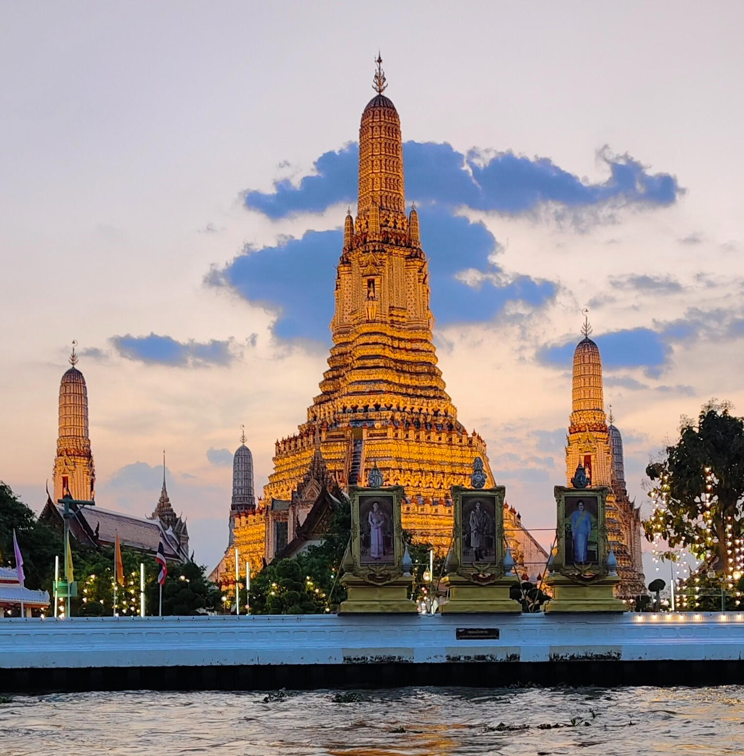 White Lotus Boat Bangkok Magic Moonlight